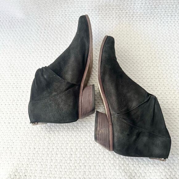 LD Tuttle The Marble Twist Knot Black Leather Pointed Ankle Boot Booties 37 - Picture 9 of 12
